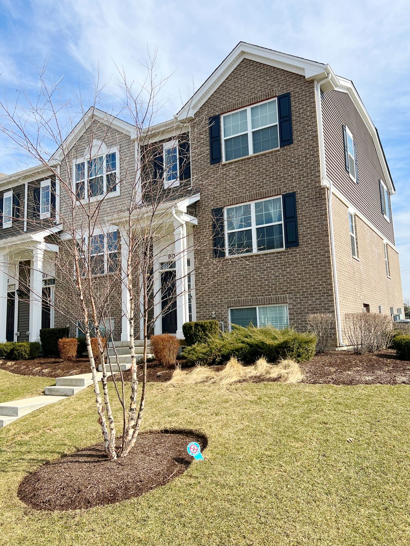 901 Bradford Drive, Naperville, IL 60563