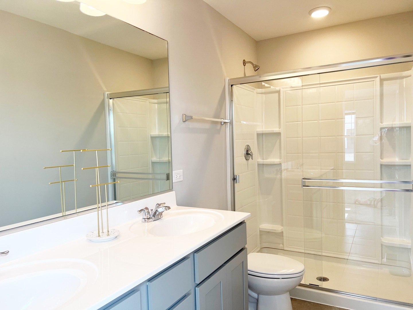 901 Bradford Drive, Naperville, IL 60563