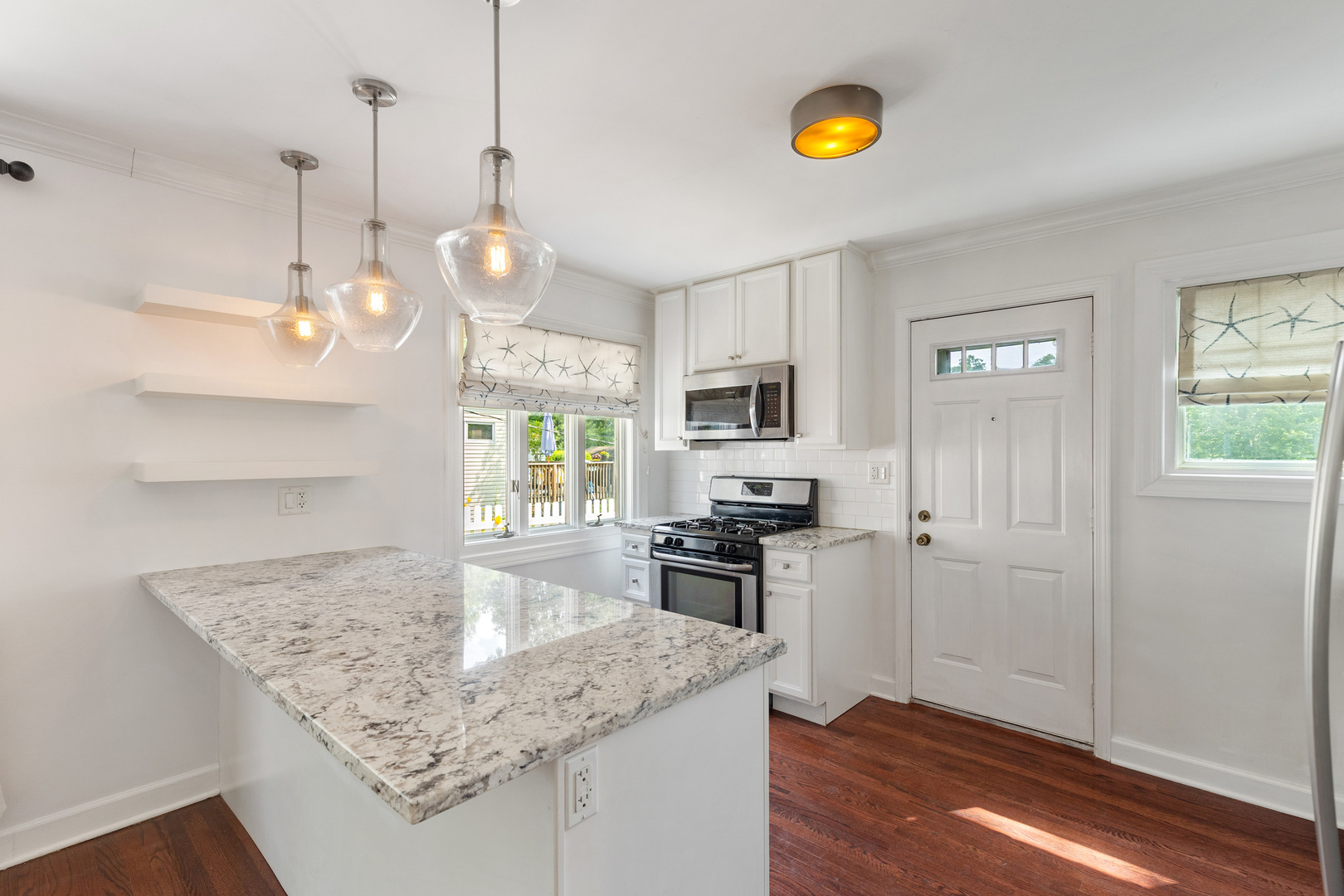 17 N Pine Street, Mount Prospect, IL 60056