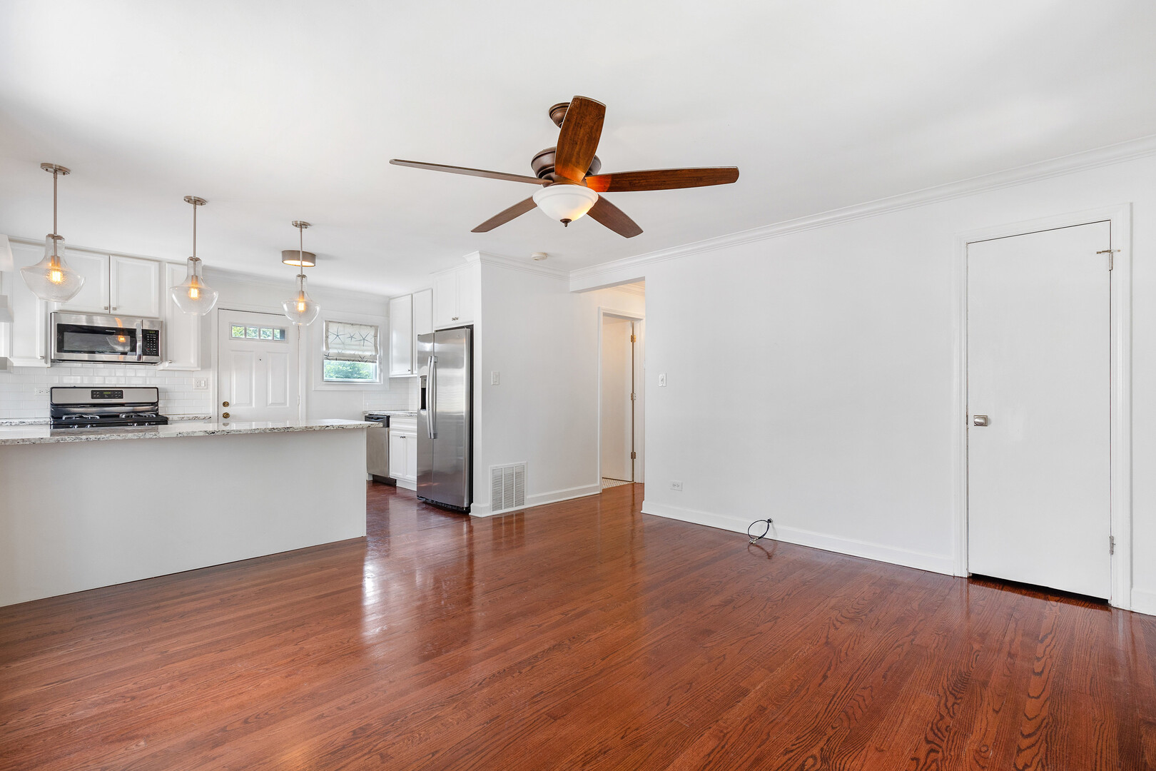 17 N Pine Street, Mount Prospect, IL 60056