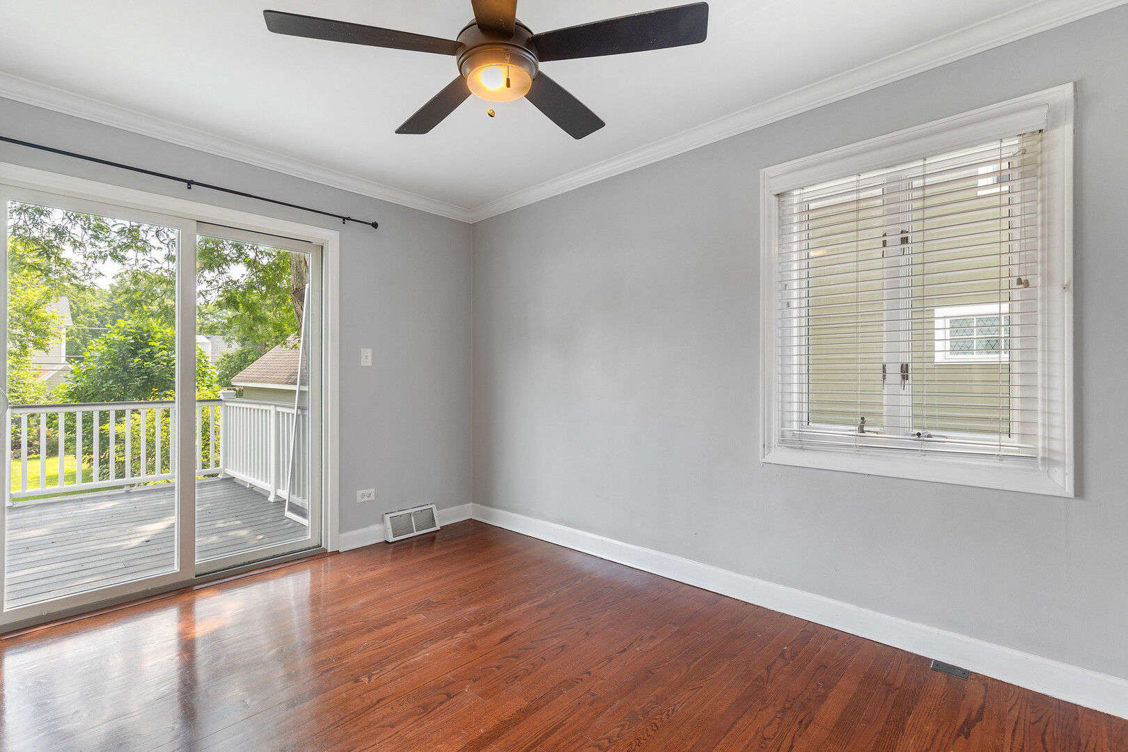 17 N Pine Street, Mount Prospect, IL 60056