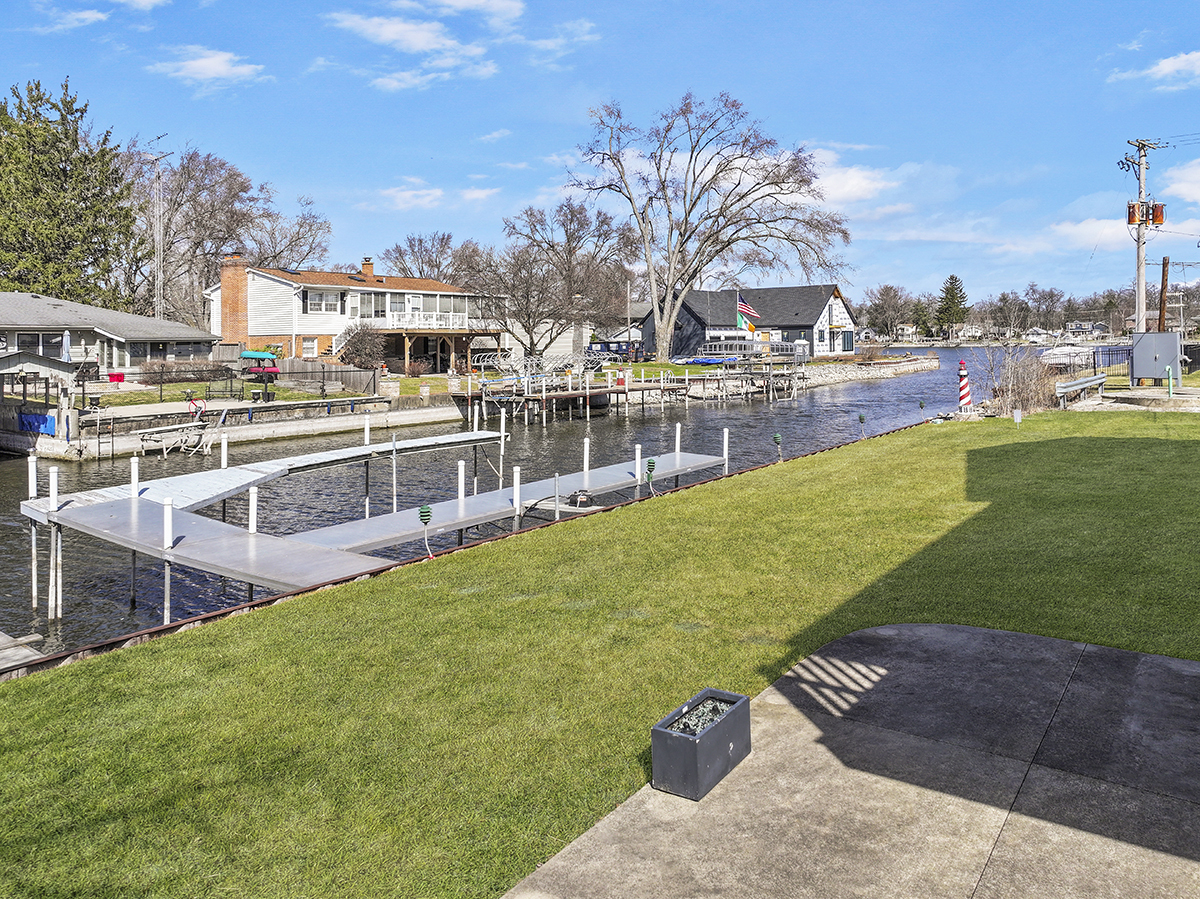 3000 Miller Drive, McHenry, IL 60050