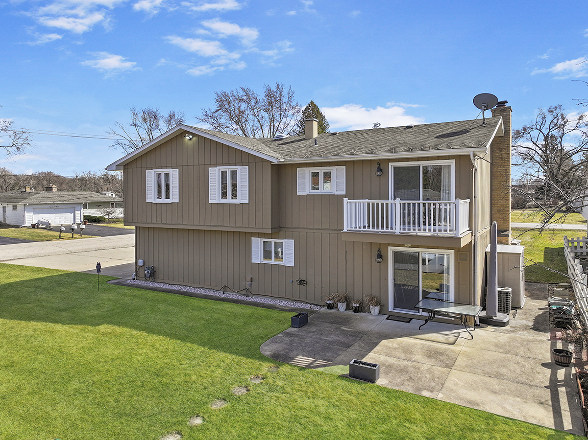 3000 Miller Drive, McHenry, IL 60050