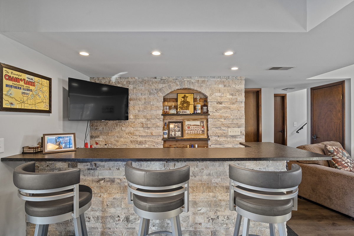 3000 Miller Drive, McHenry, IL 60050