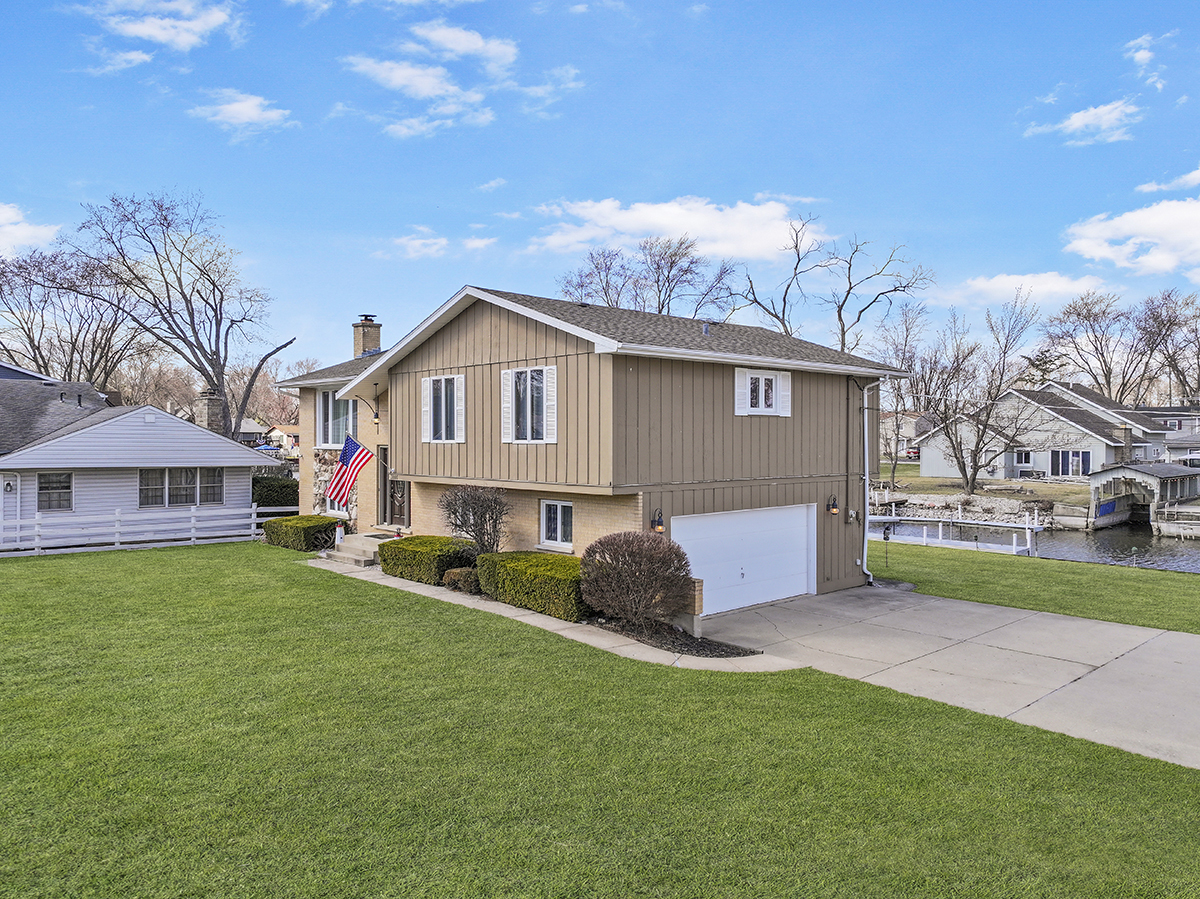 3000 Miller Drive, McHenry, IL 60050