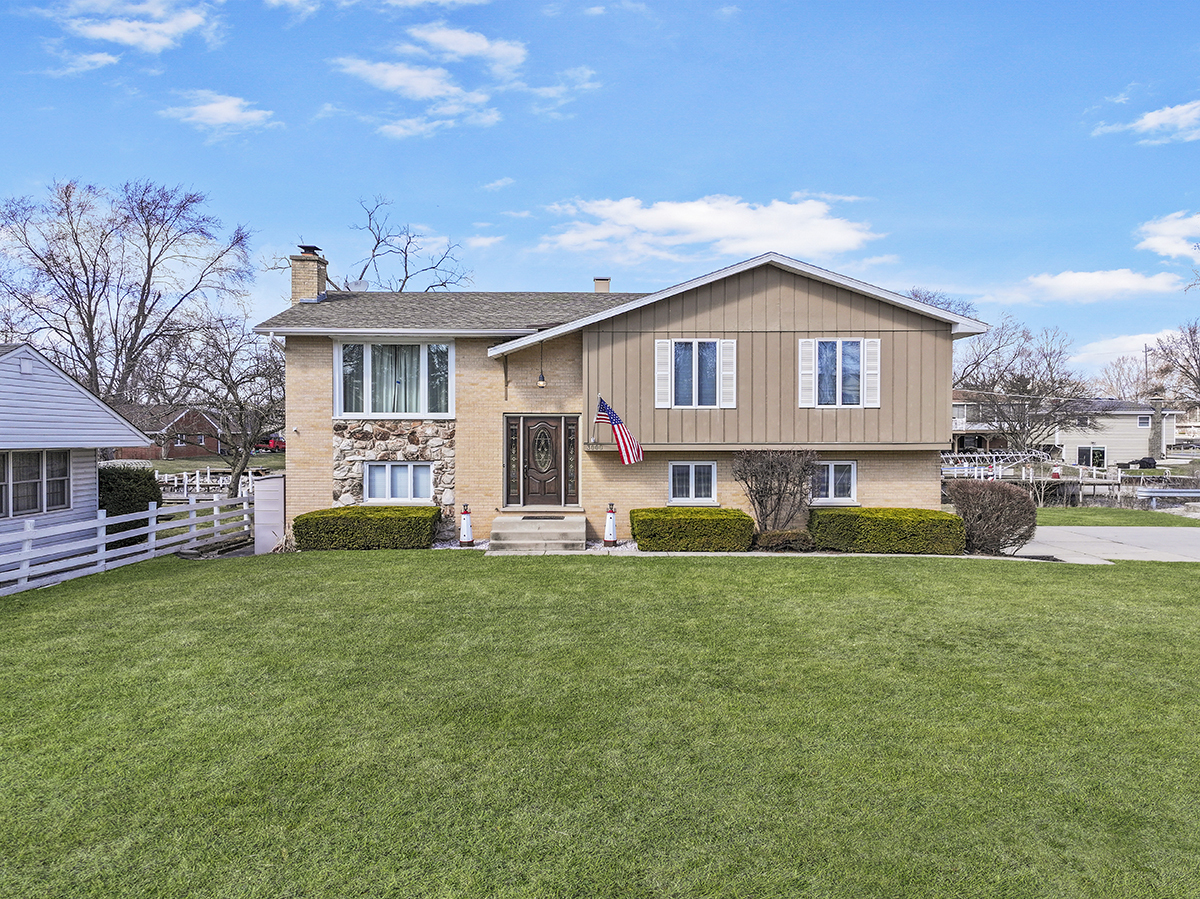 3000 Miller Drive, McHenry, IL 60050