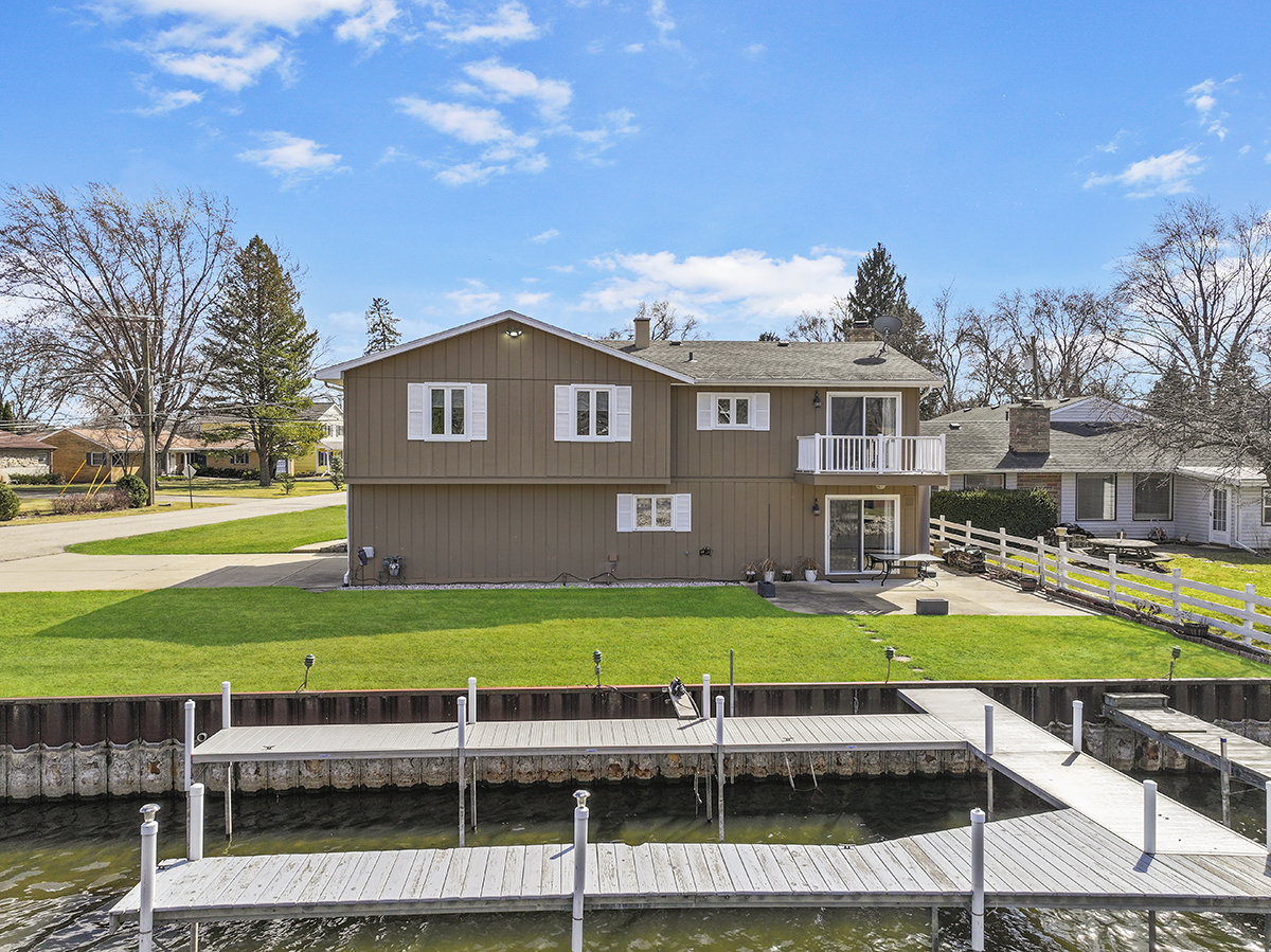 3000 Miller Drive, McHenry, IL 60050