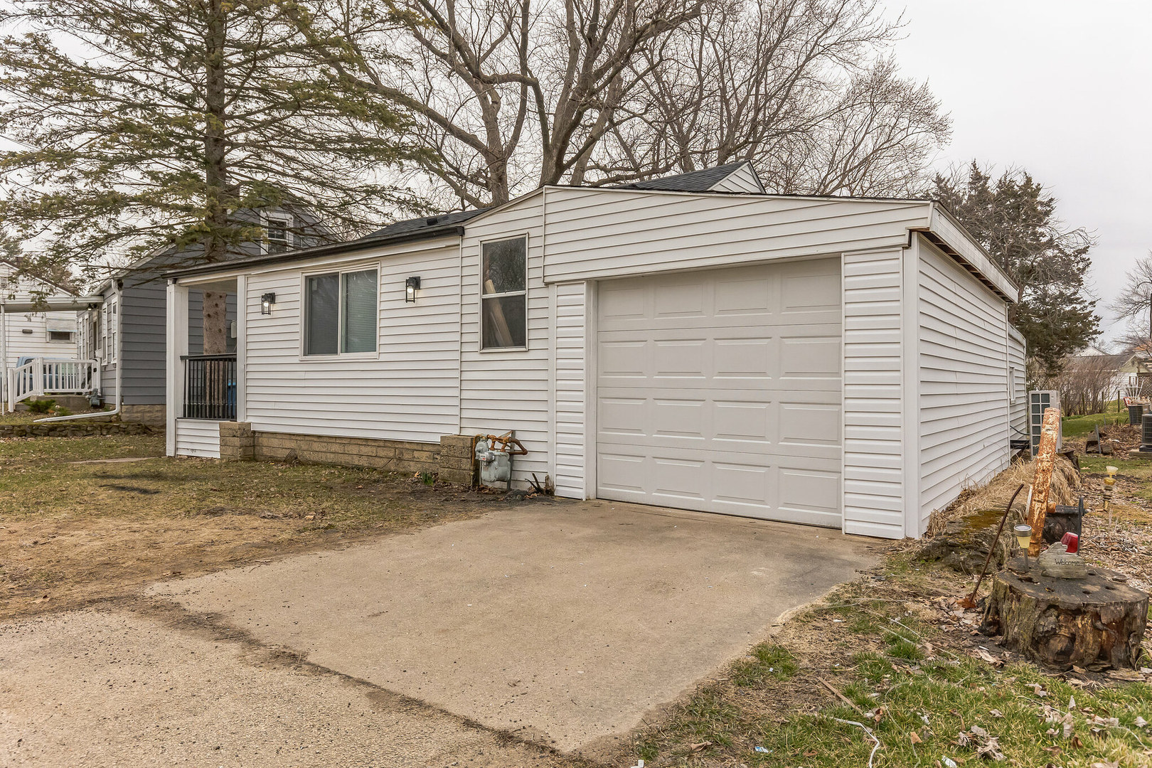 1710 W 4th Street, Dixon, IL 61021