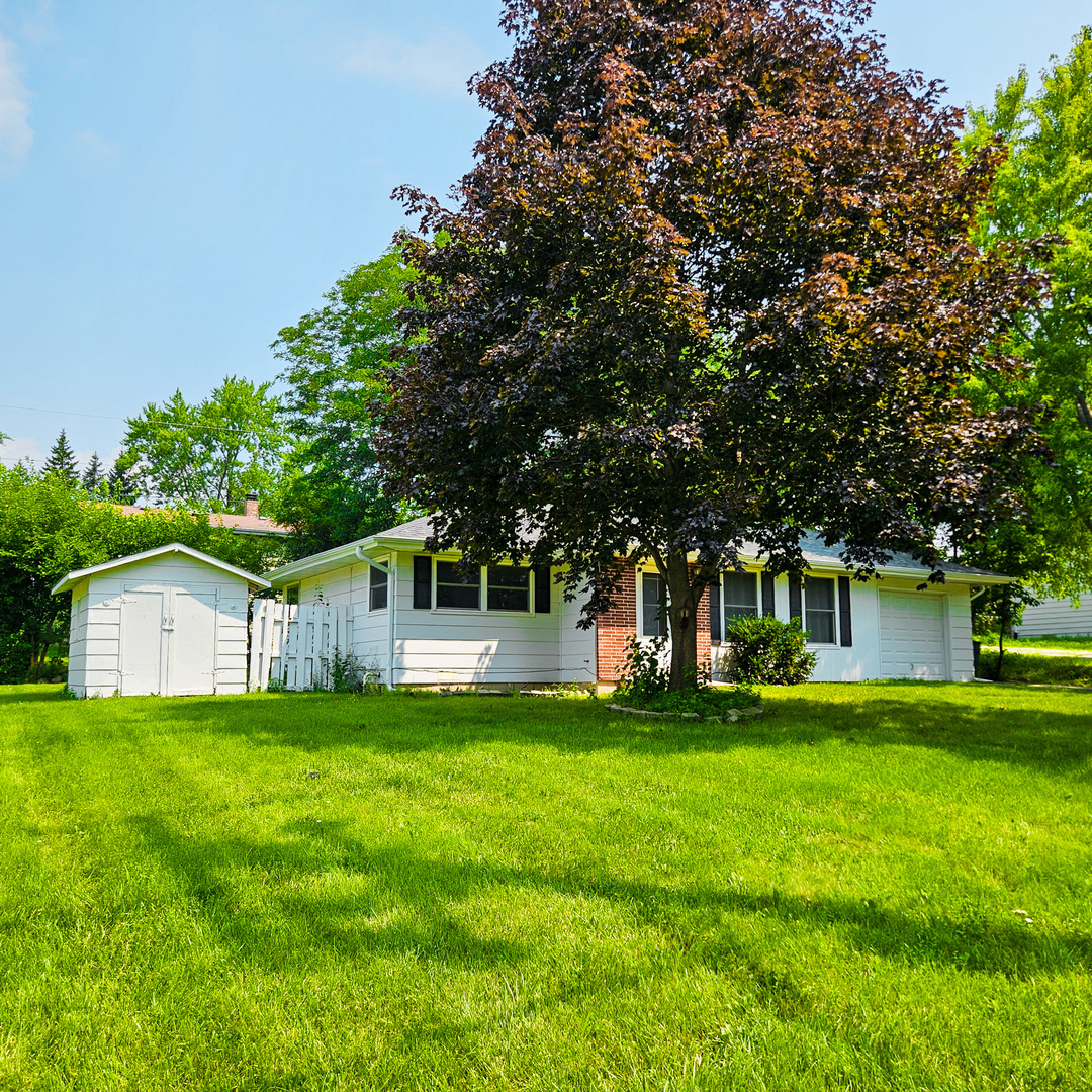 2308 E Sand Lake Road, Lindenhurst, IL 60046