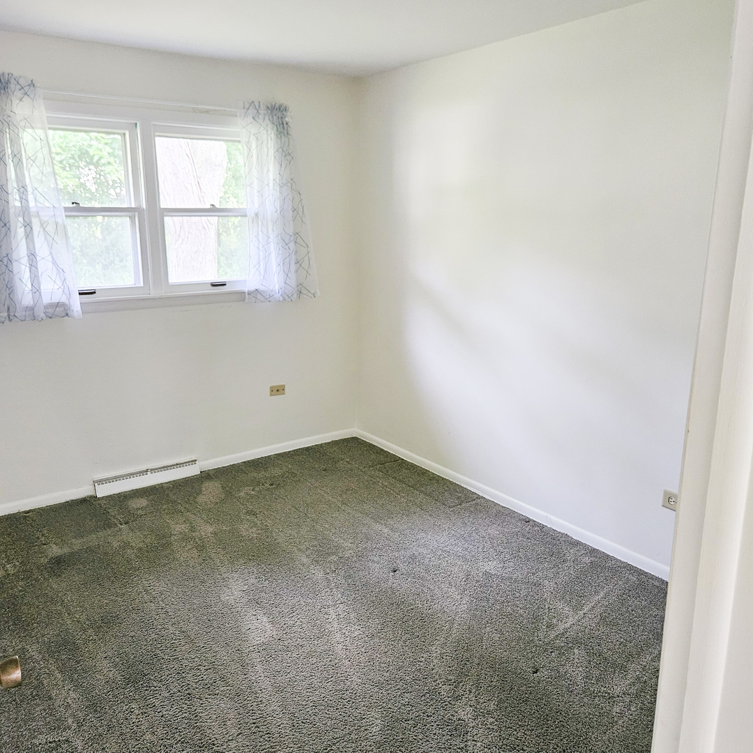 2308 E Sand Lake Road, Lindenhurst, IL 60046