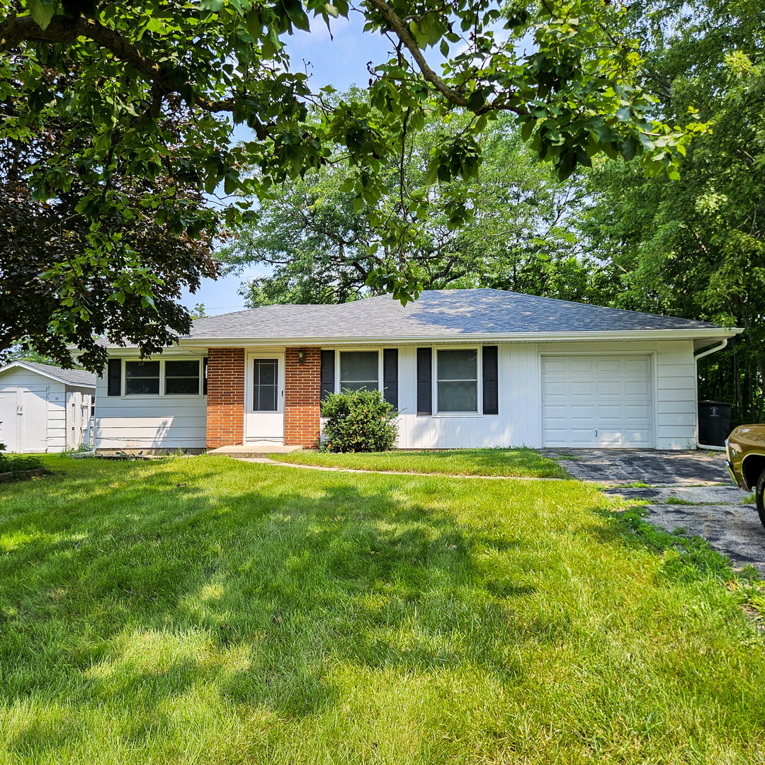 2308 E Sand Lake Road, Lindenhurst, IL 60046