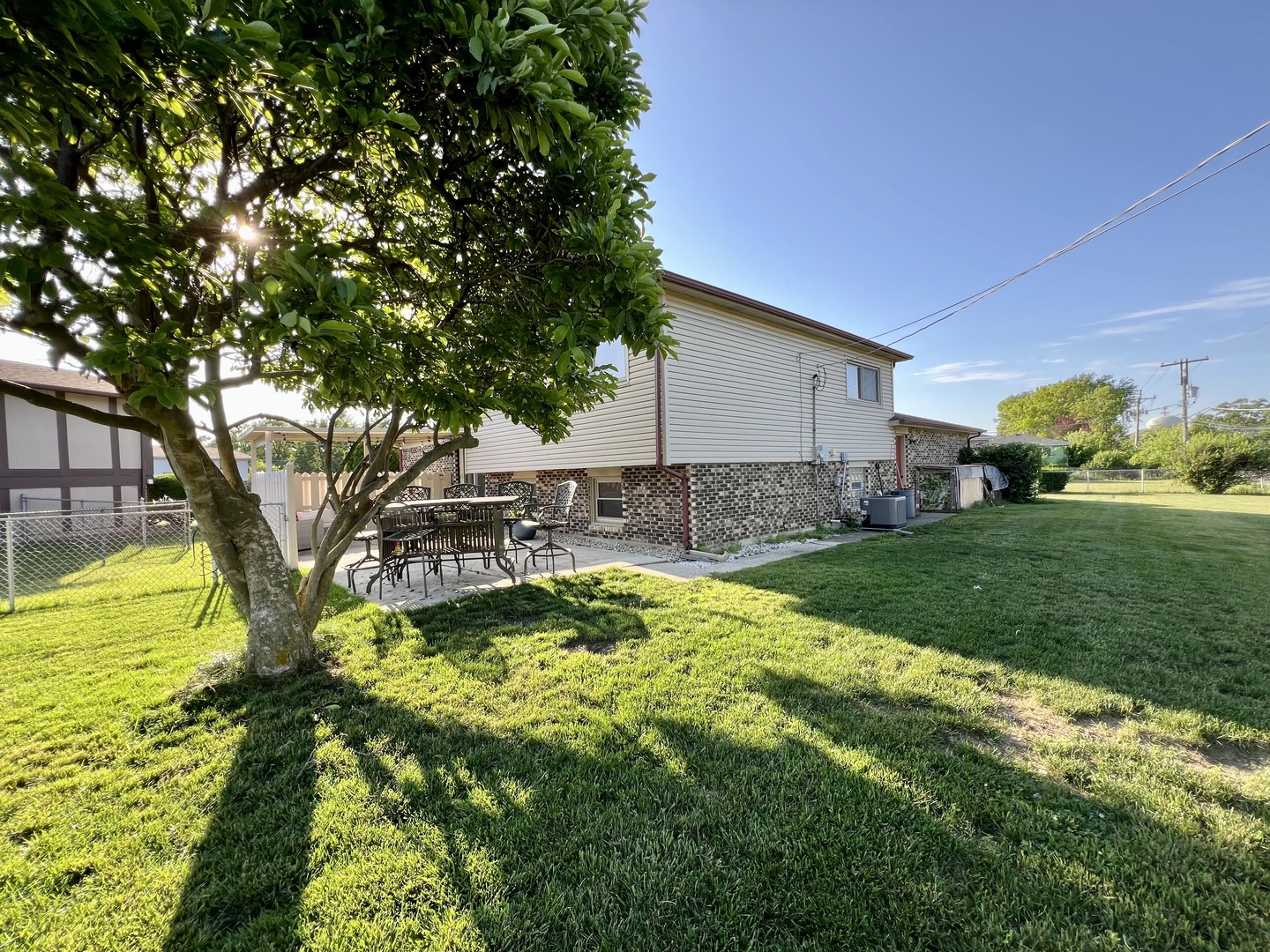 18921 Oakwood Court, Country Club Hills, IL 60478
