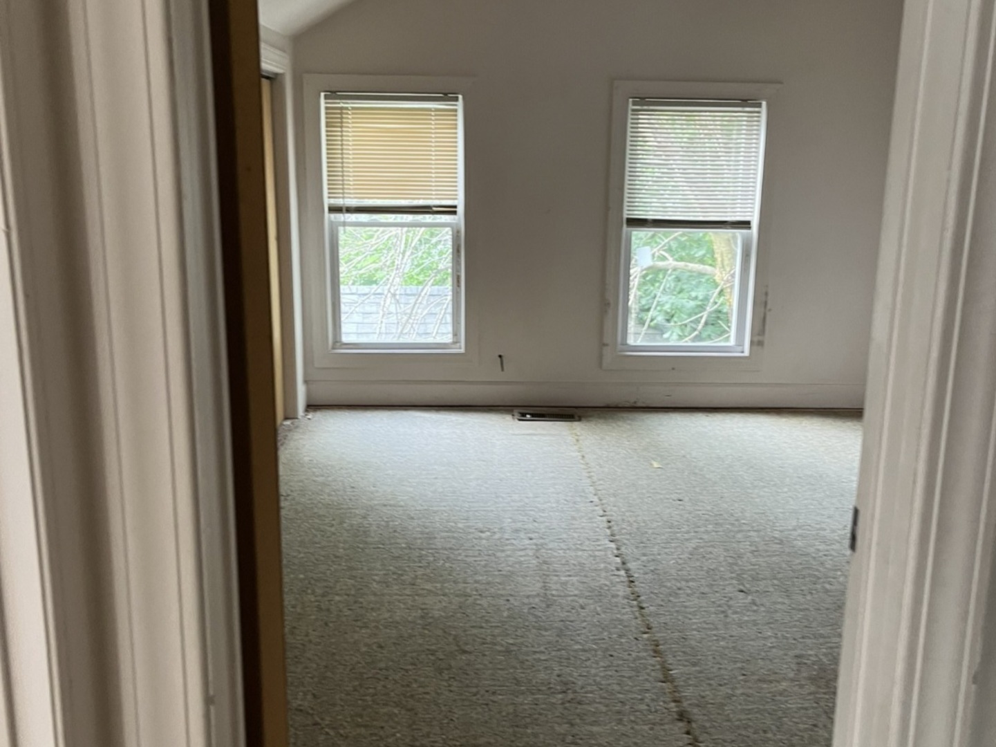 110-112 E Frank Street, Freeport, IL 61032
