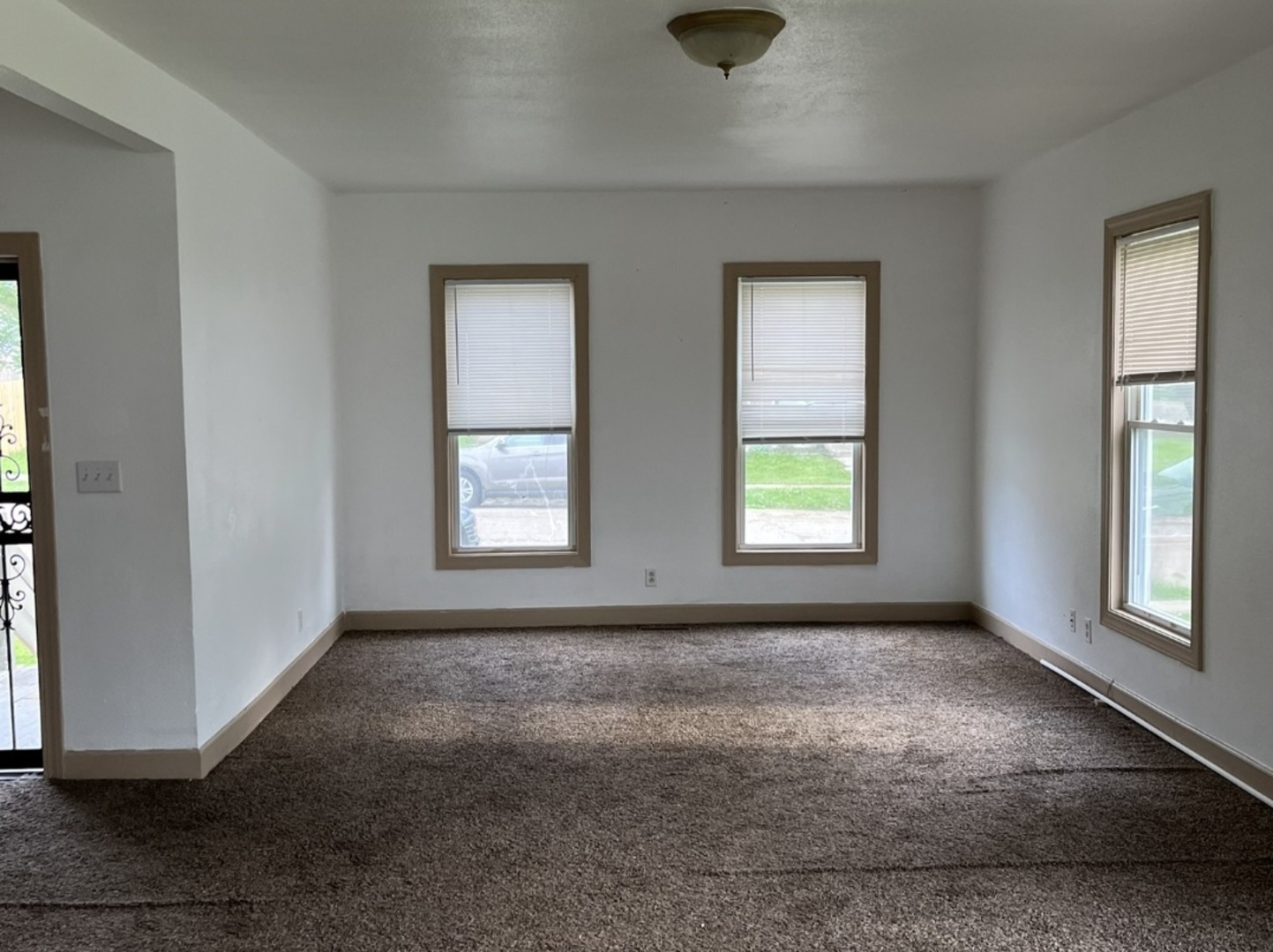 110-112 E Frank Street, Freeport, IL 61032