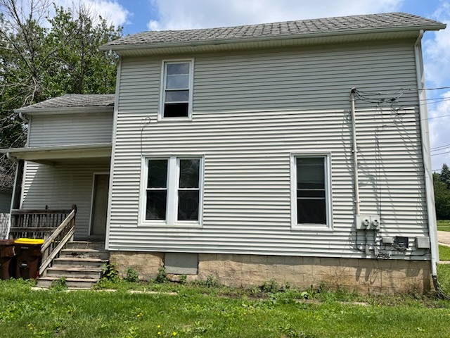 110-112 E Frank Street, Freeport, IL 61032