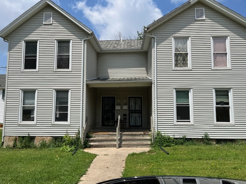 110-112 E Frank Street, Freeport, IL 61032