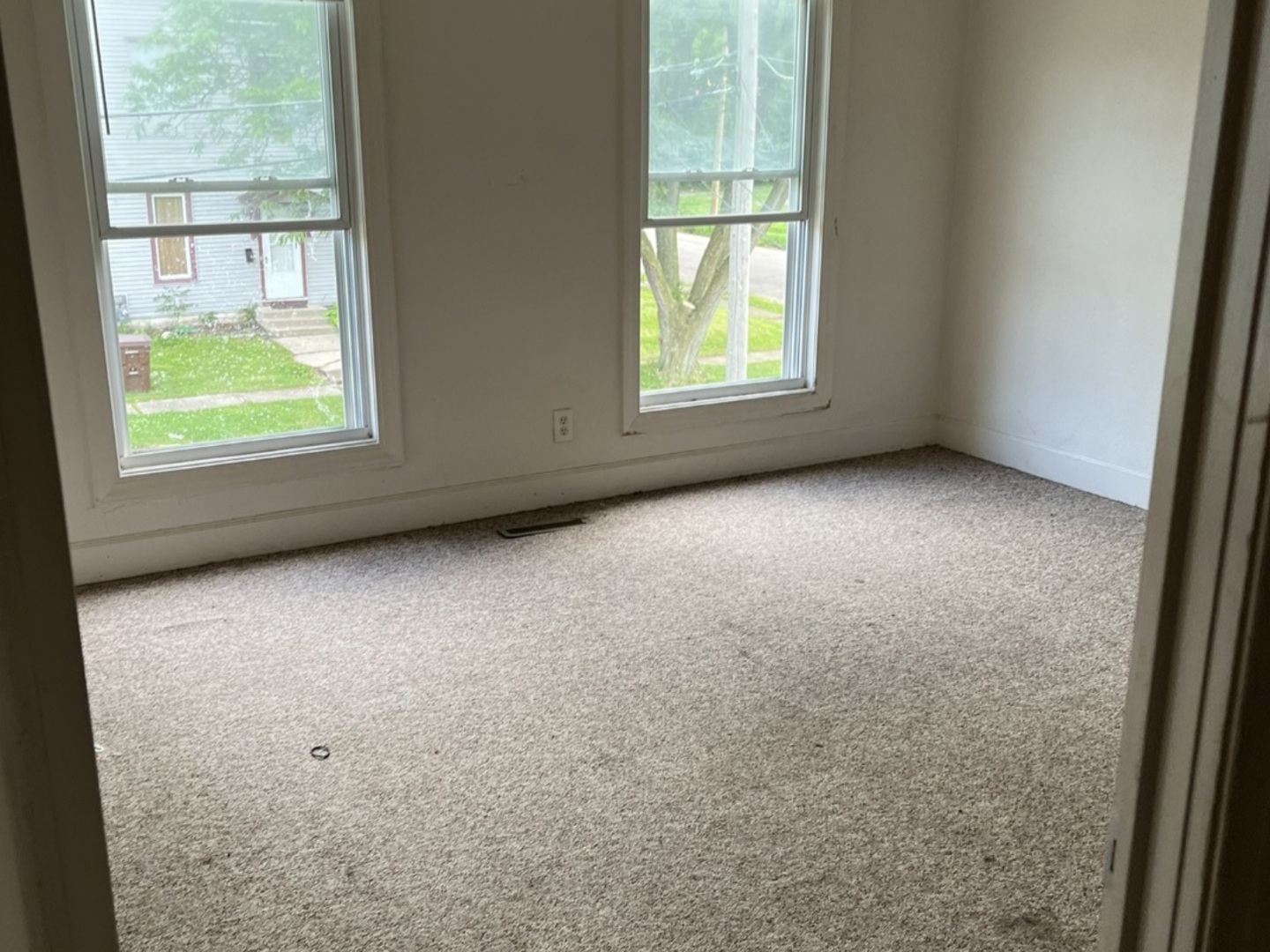 110-112 E Frank Street, Freeport, IL 61032