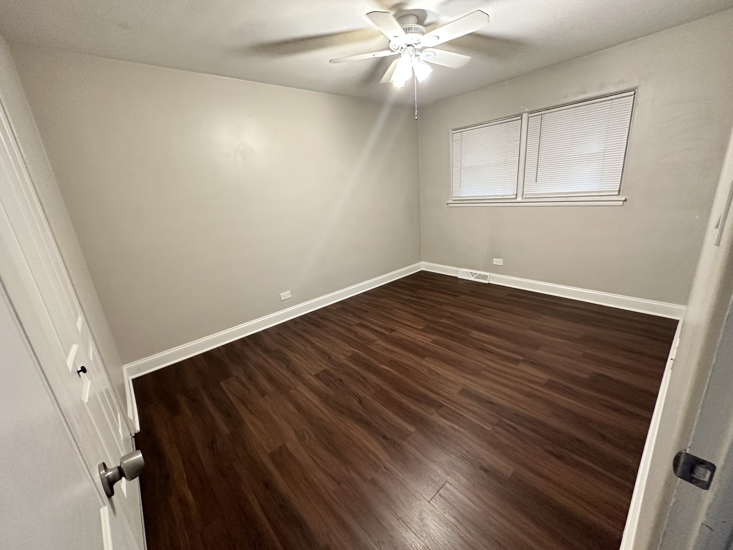1 N Washington Street, Westmont, IL 60559