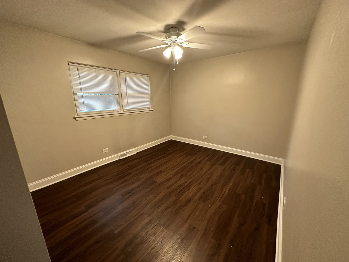1 N Washington Street, Westmont, IL 60559