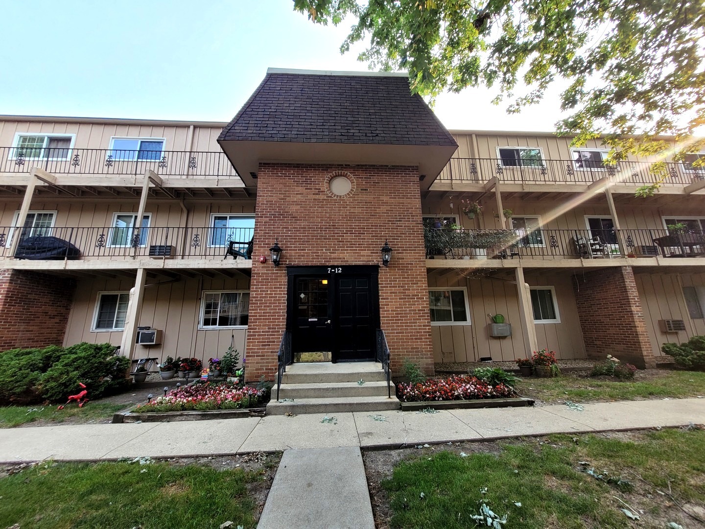 2402 Algonquin Road #9, Rolling Meadows, IL 60008