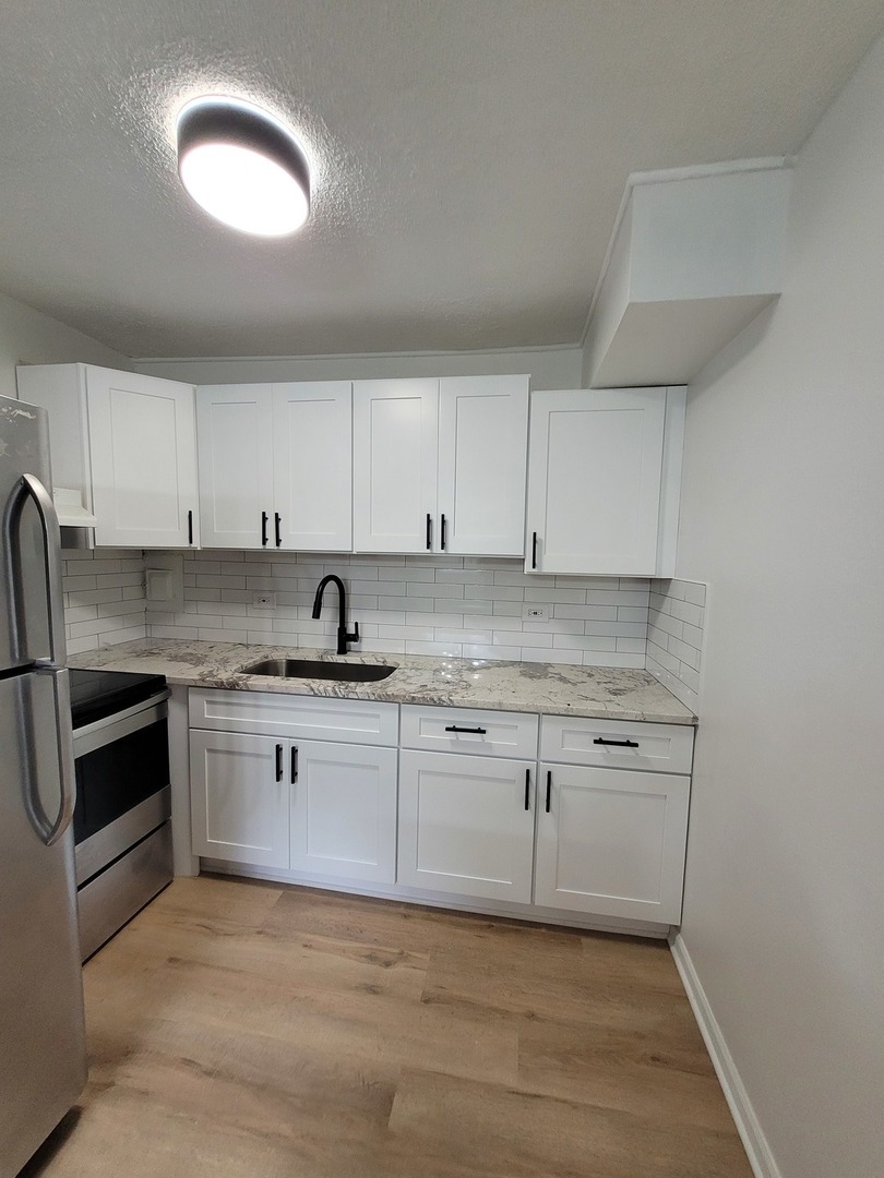 2402 Algonquin Road #9, Rolling Meadows, IL 60008