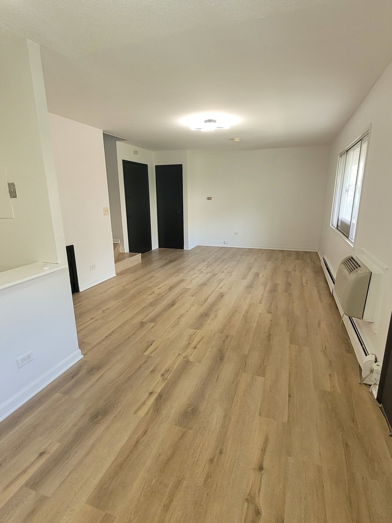 2402 Algonquin Road #9, Rolling Meadows, IL 60008