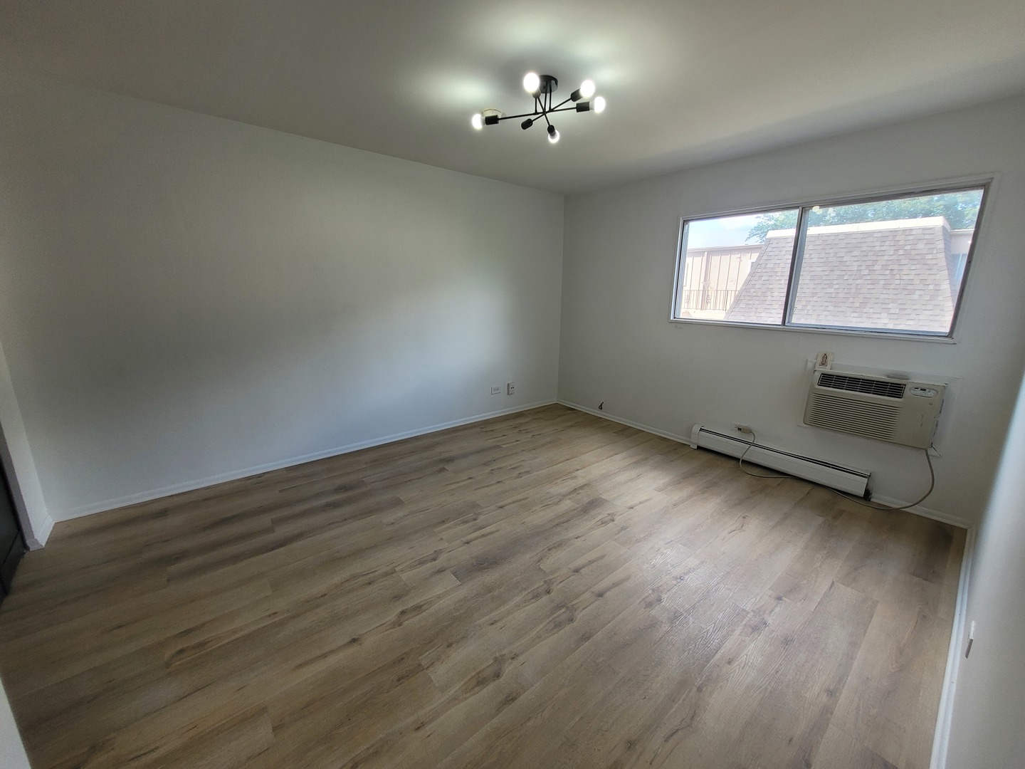 2402 Algonquin Road #9, Rolling Meadows, IL 60008