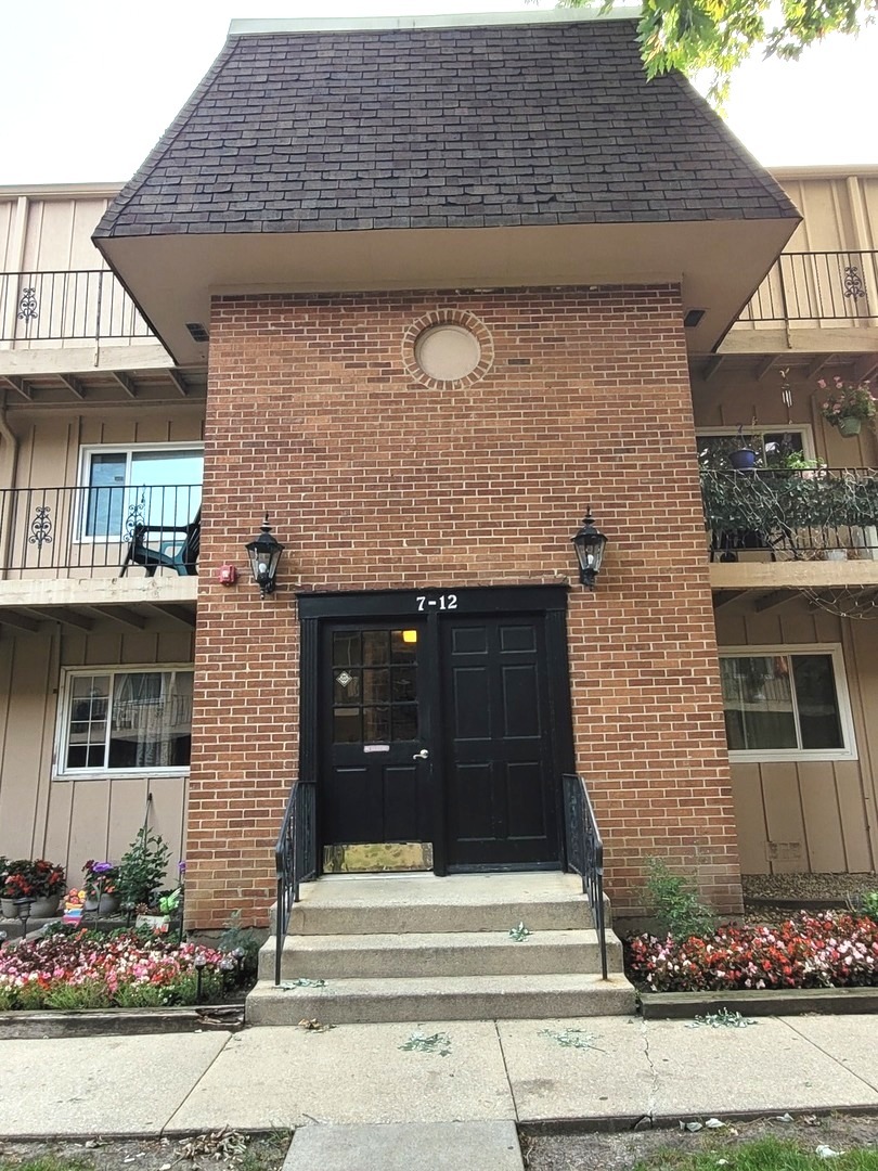 2402 Algonquin Road #9, Rolling Meadows, IL 60008