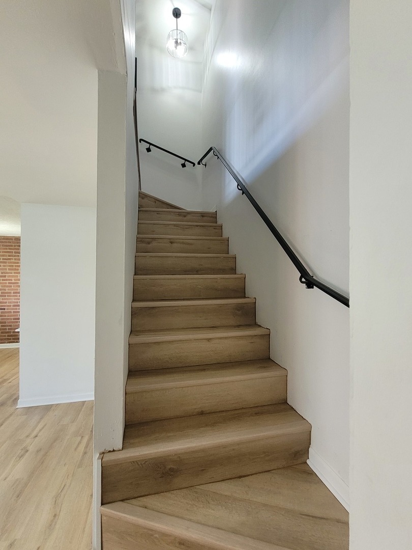 2402 Algonquin Road #9, Rolling Meadows, IL 60008