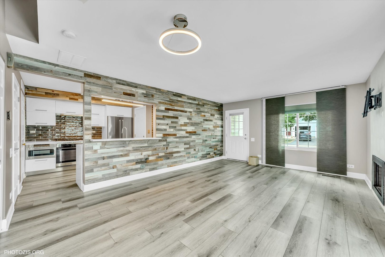 436 Yorktown Court, Aurora, IL 60504