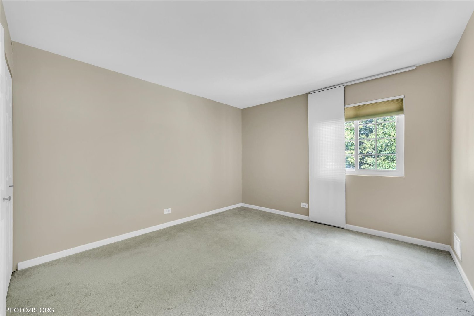 436 Yorktown Court, Aurora, IL 60504