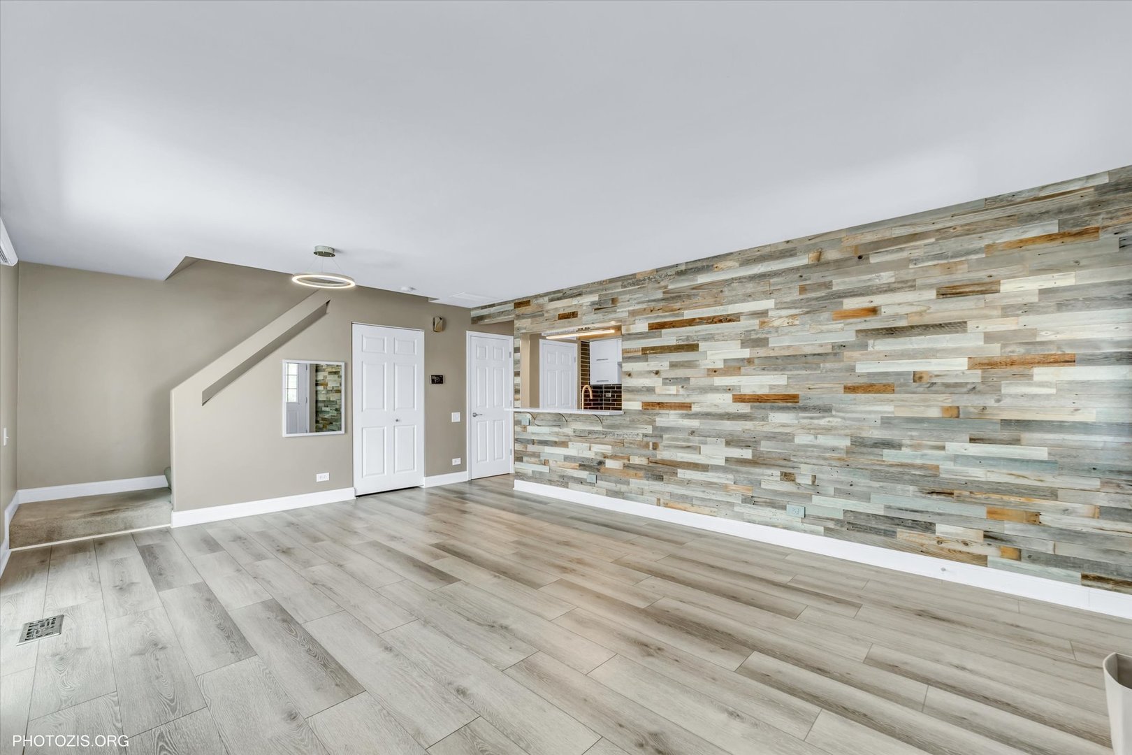 436 Yorktown Court, Aurora, IL 60504