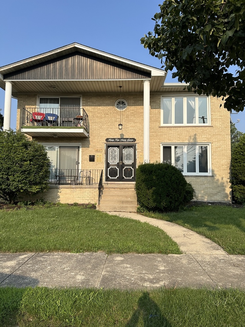 4537 Maple Avenue #2S, Brookfield, IL 60513