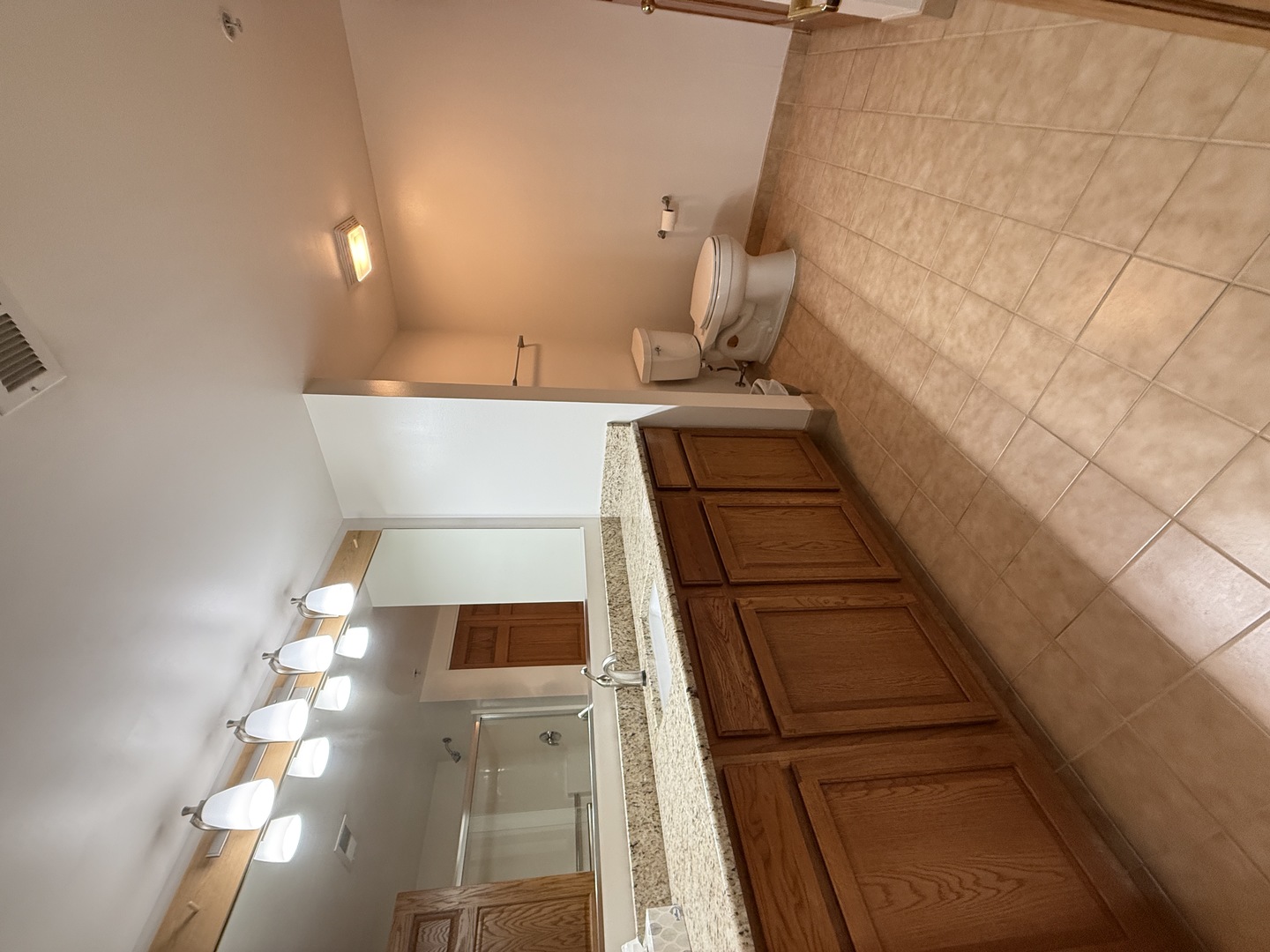 201 W Brush Hill Road #103, Elmhurst, IL 60126