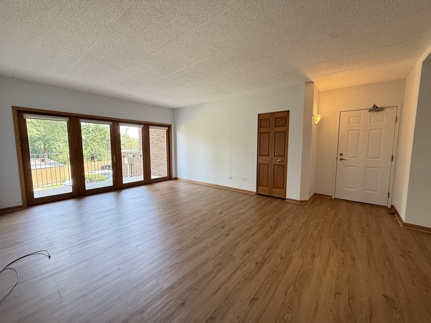 201 W Brush Hill Road #103, Elmhurst, IL 60126
