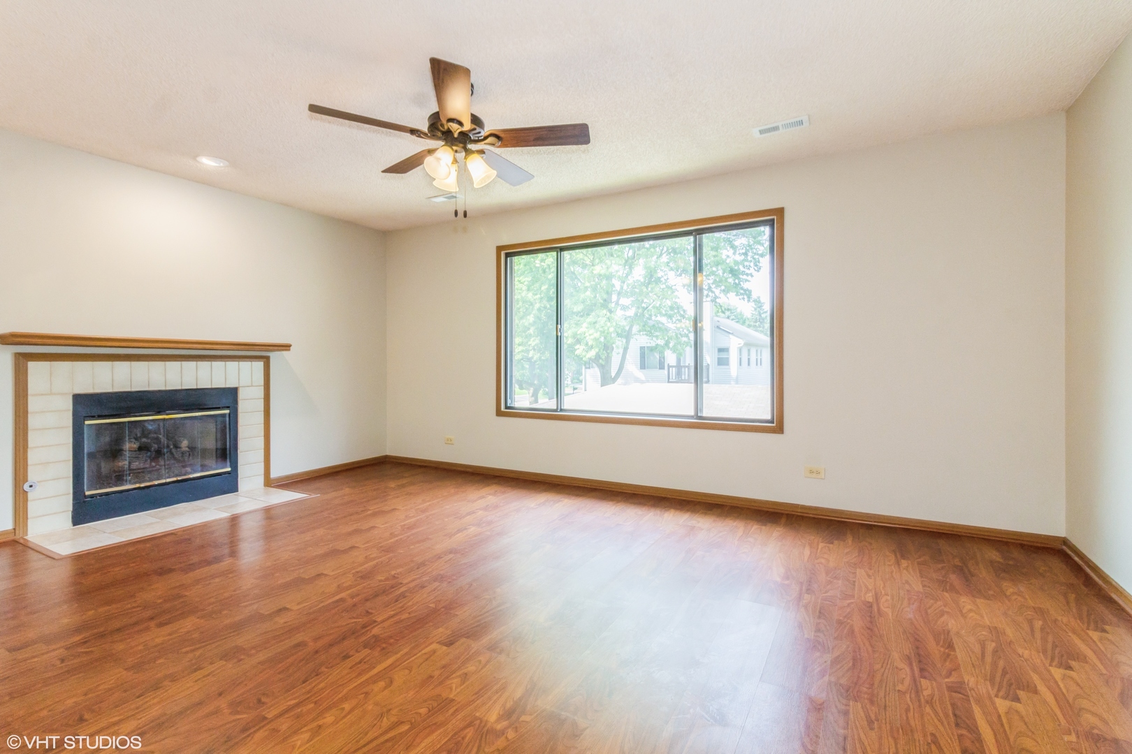 253 S Harrison Street #253, Geneva, IL 60134