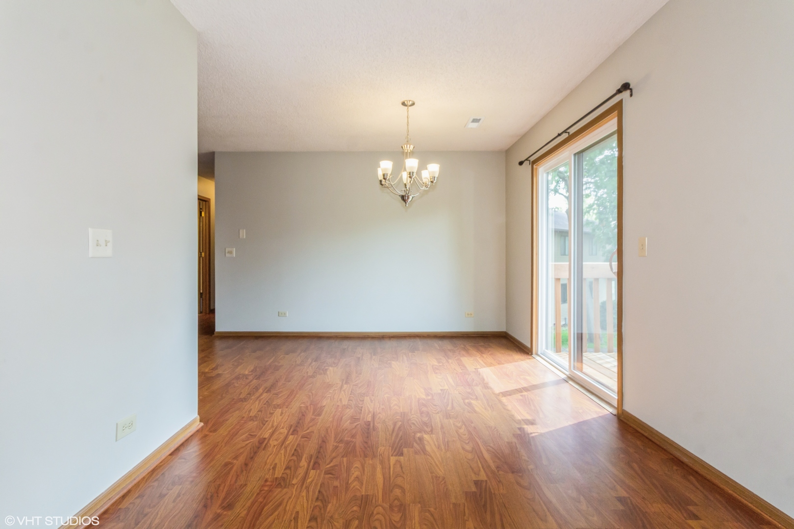 253 S Harrison Street #253, Geneva, IL 60134