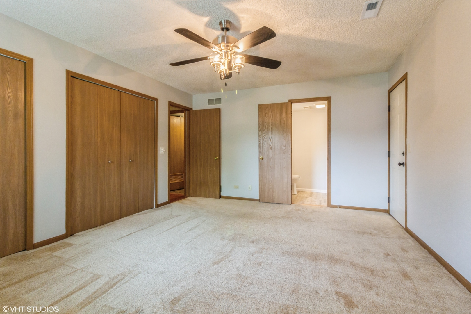 253 S Harrison Street #253, Geneva, IL 60134