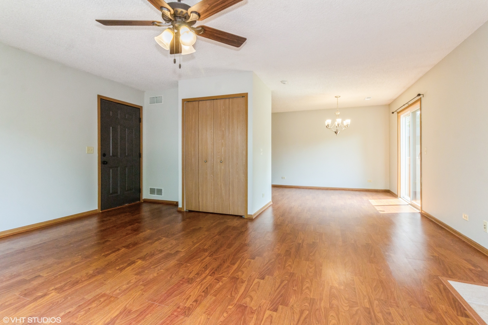 253 S Harrison Street #253, Geneva, IL 60134