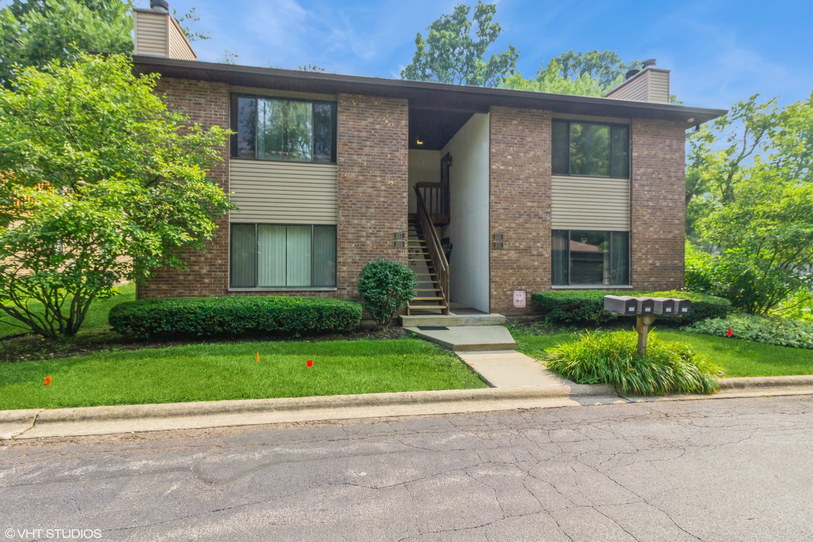 253 S Harrison Street #253, Geneva, IL 60134
