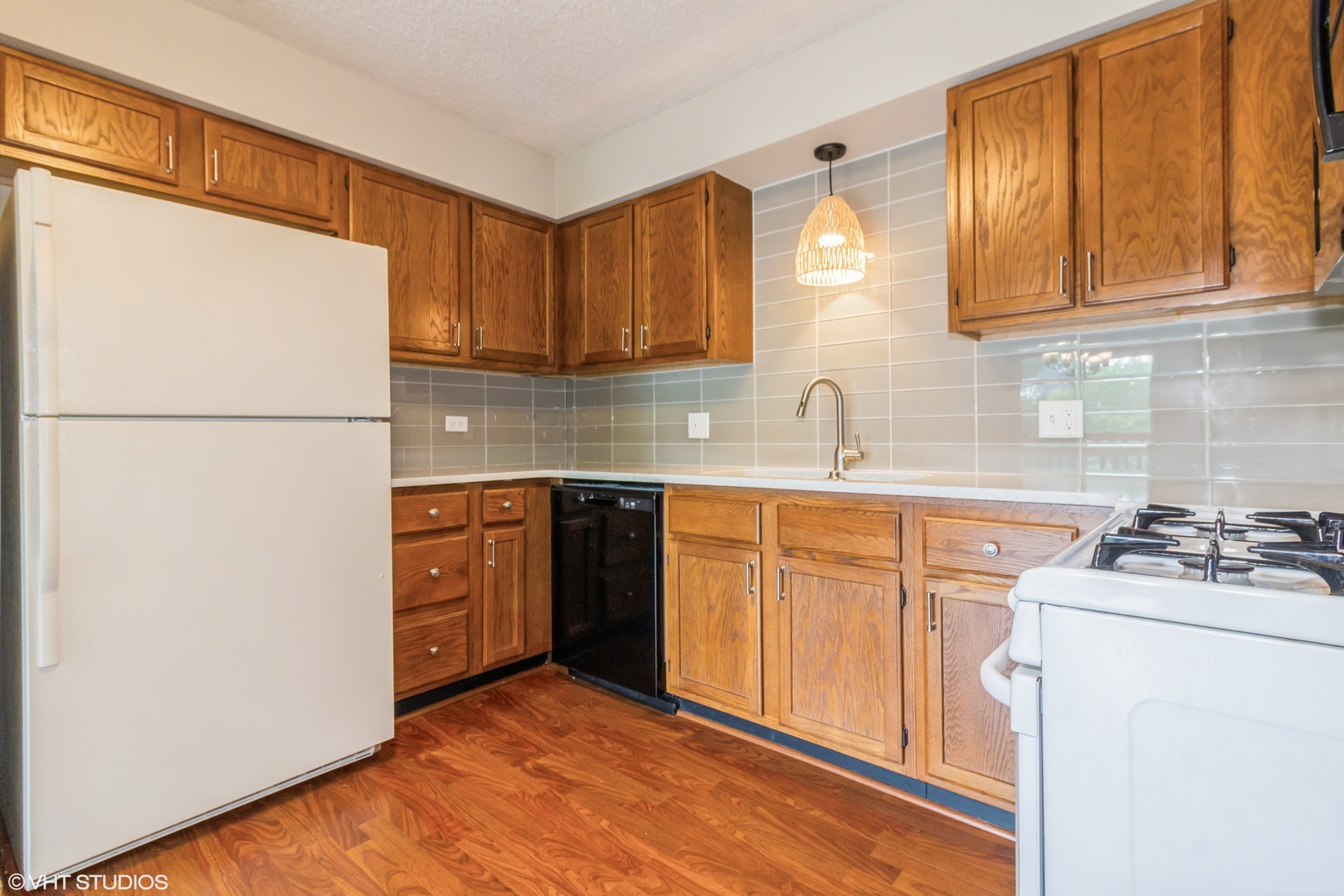 253 S Harrison Street #253, Geneva, IL 60134