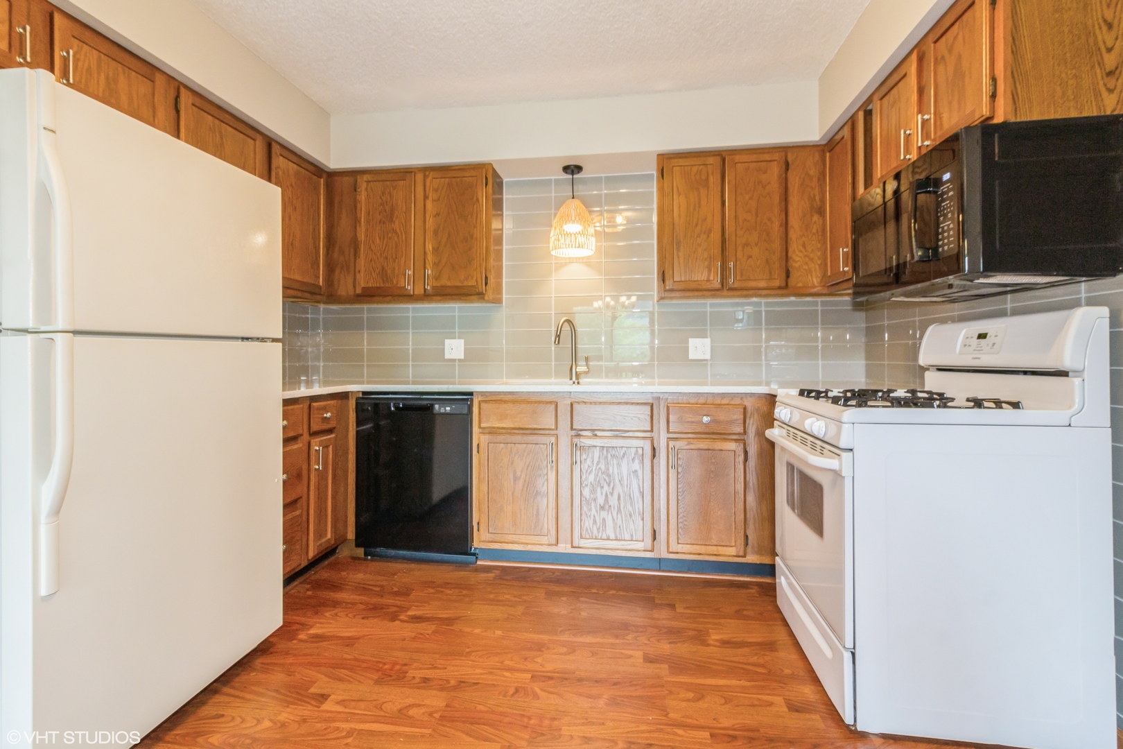 253 S Harrison Street #253, Geneva, IL 60134