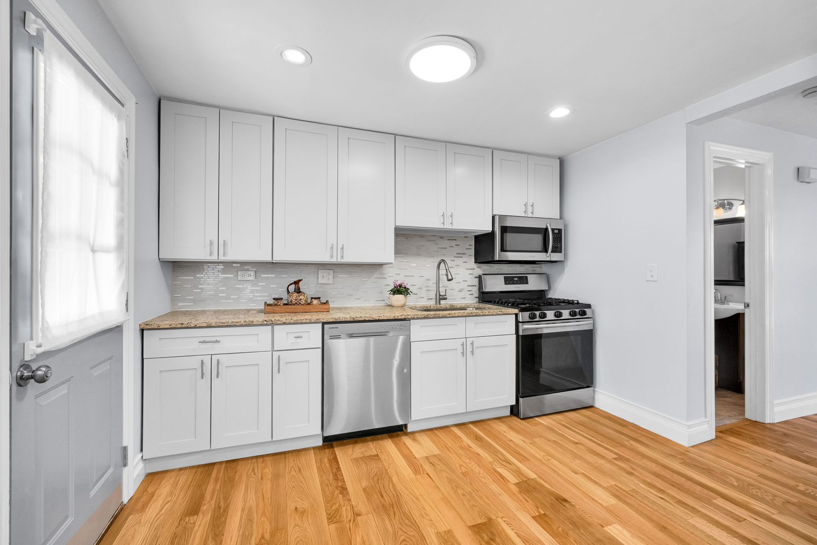 8852 Robin Drive #E, Des Plaines, IL 60016