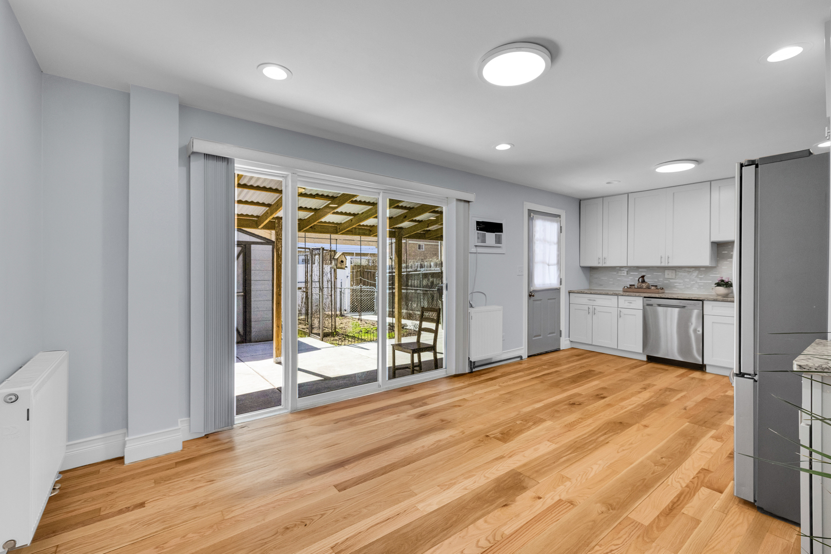 8852 Robin Drive #E, Des Plaines, IL 60016