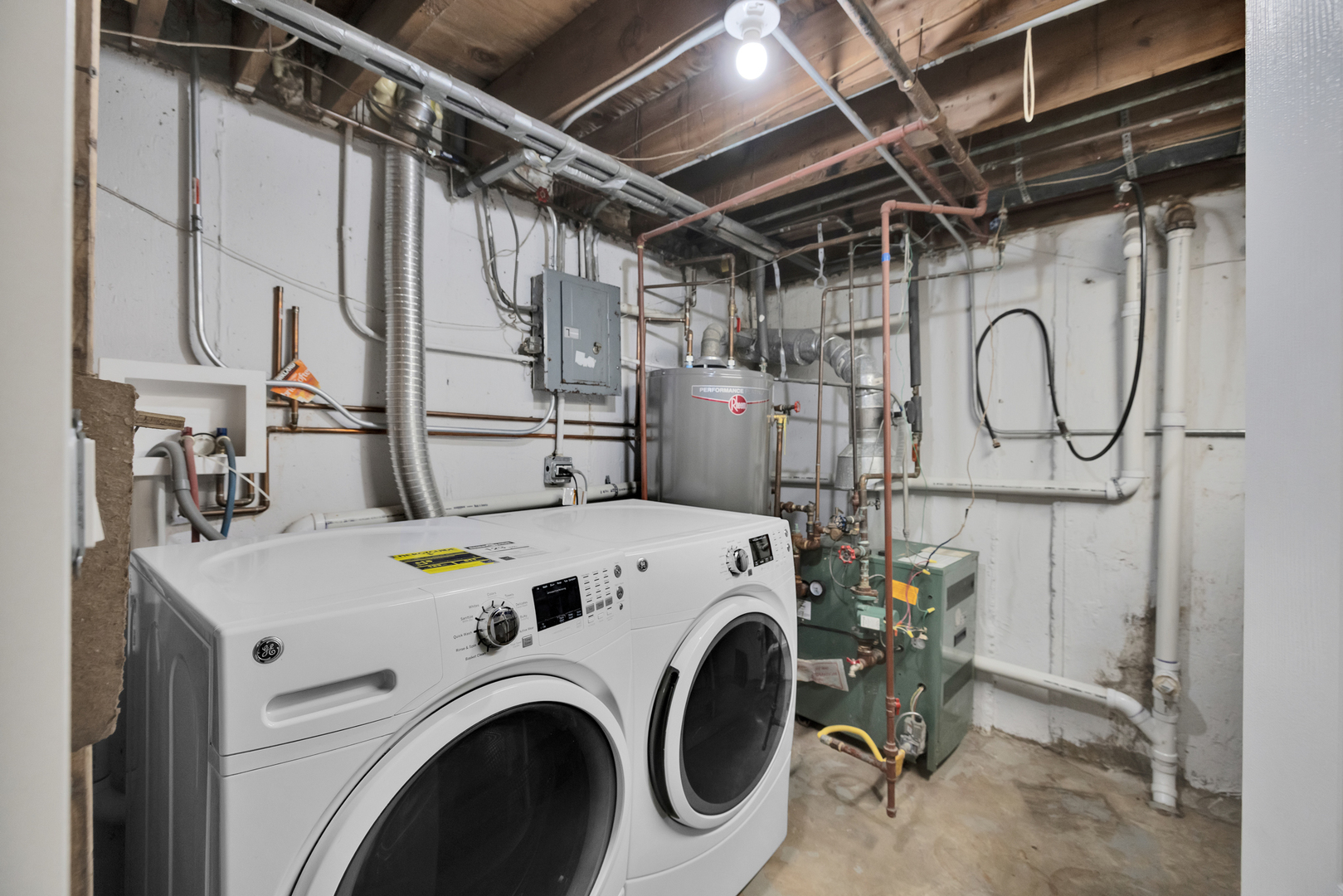8852 Robin Drive #E, Des Plaines, IL 60016