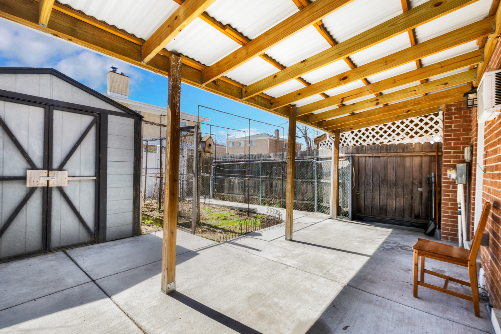 8852 Robin Drive #E, Des Plaines, IL 60016