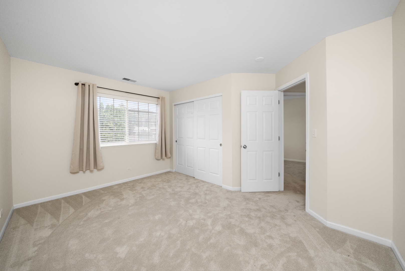 111 Rachel Avenue #406E, Willow Springs, IL 60480