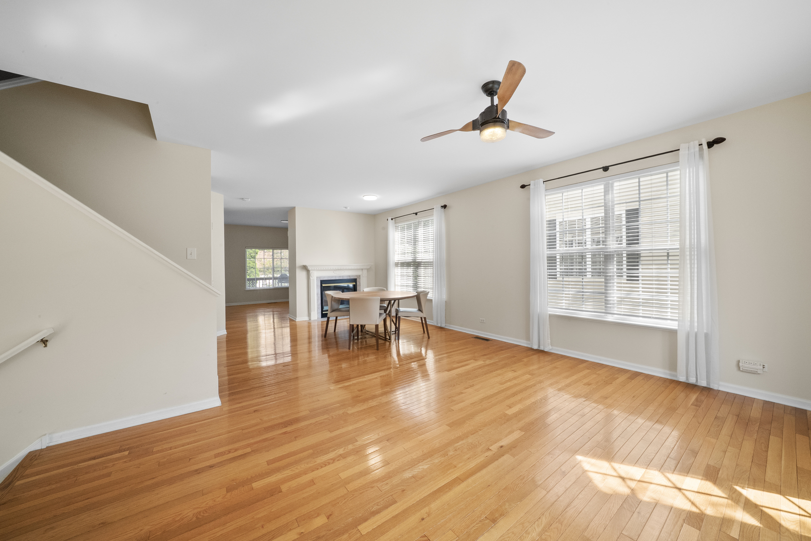 111 Rachel Avenue #406E, Willow Springs, IL 60480
