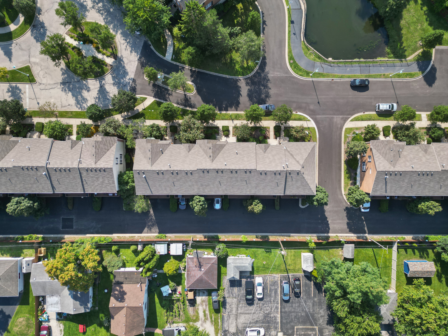 111 Rachel Avenue #406E, Willow Springs, IL 60480