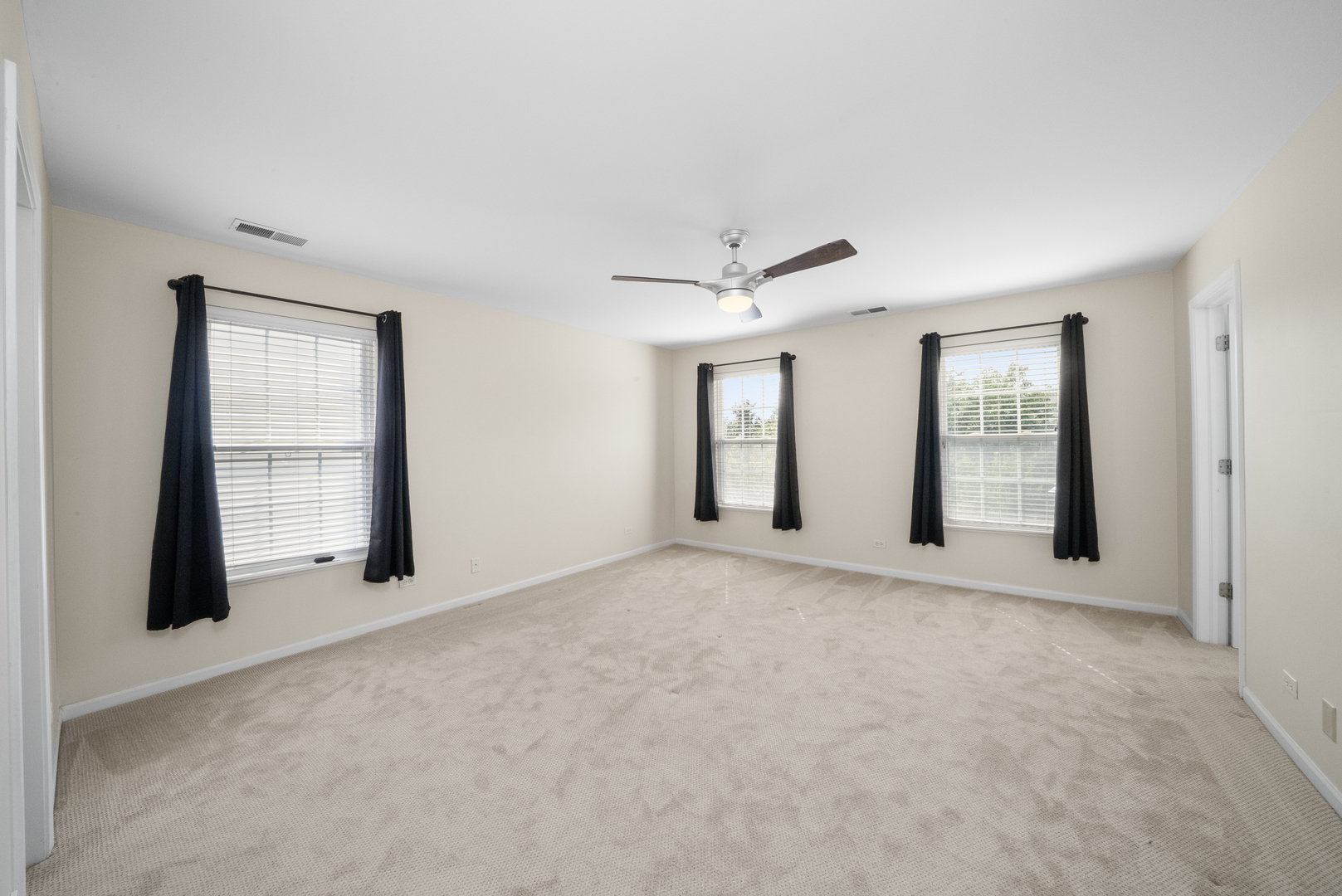 111 Rachel Avenue #406E, Willow Springs, IL 60480